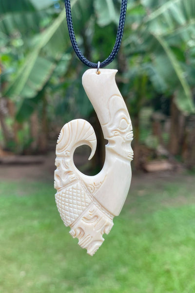 Hook necklace - Cannibal Art