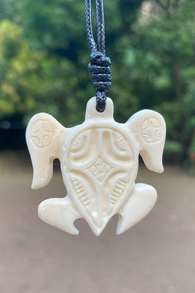 Turtle necklace - Cannibal Art