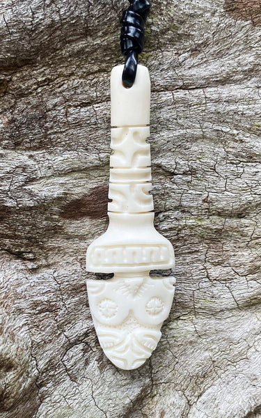 U'u necklace (war club) - Cannibal Art