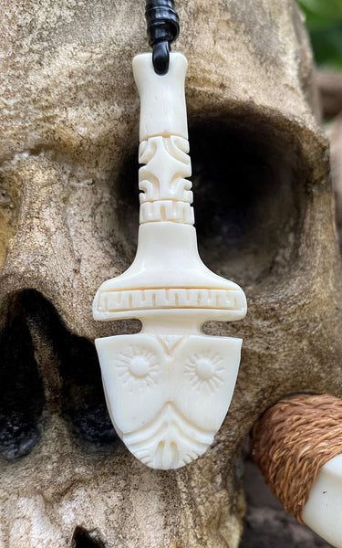 U'u necklace (war club) - Cannibal Art