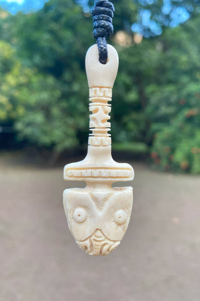 U'u necklace (war club) - Cannibal Art