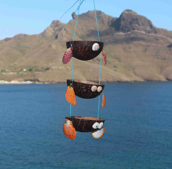 Fish family - coconut décor - Cannibal Art