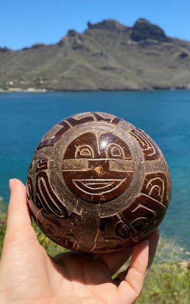 Fully carved coconut bowl - Cannibal Art