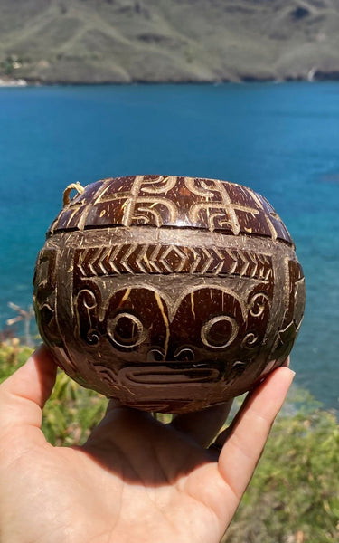 Fully carved coconut bowl - Cannibal Art
