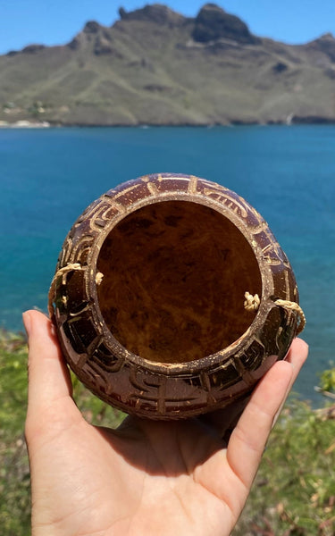Fully carved coconut bowl - Cannibal Art
