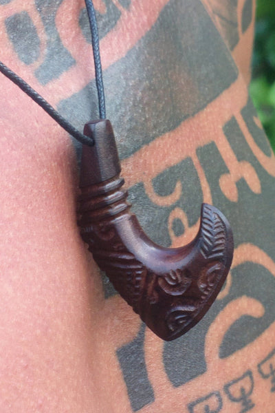 Henua Enana Metau (Marquesan hook) - Cannibal Art