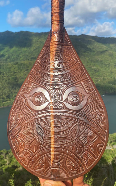 Hoe Mata Tiki (Canoe Paddle) - Cannibal Art