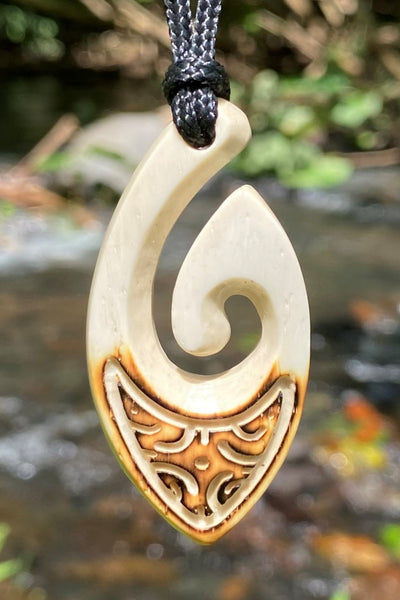 Hook necklace - Cannibal Art