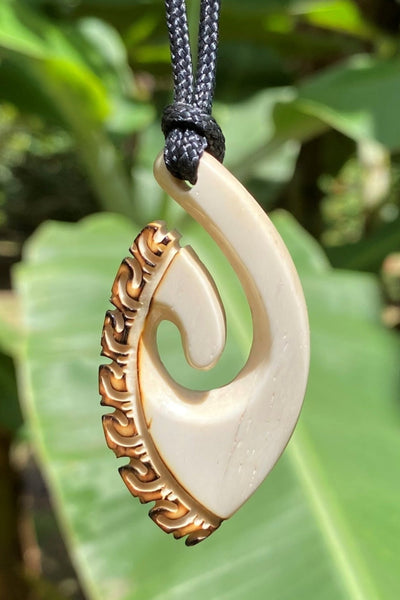 Hook necklace - Cannibal Art