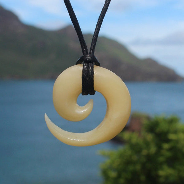 Koata ivi (Spiral made in bone) - Cannibal Art