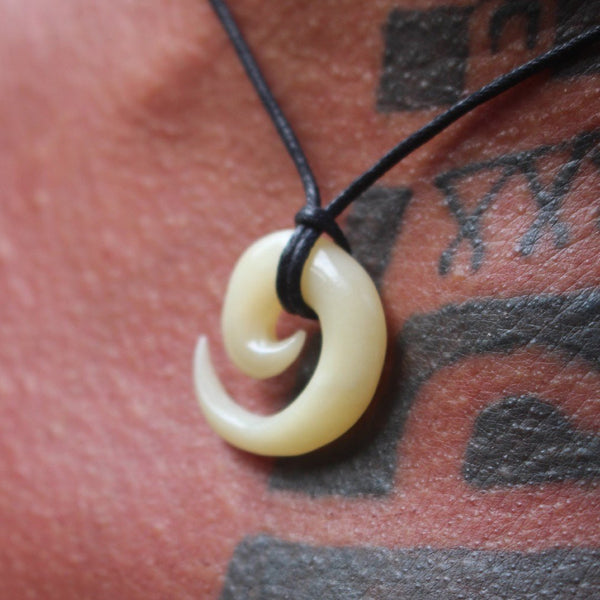 Koata ivi (Spiral made in bone) - Cannibal Art