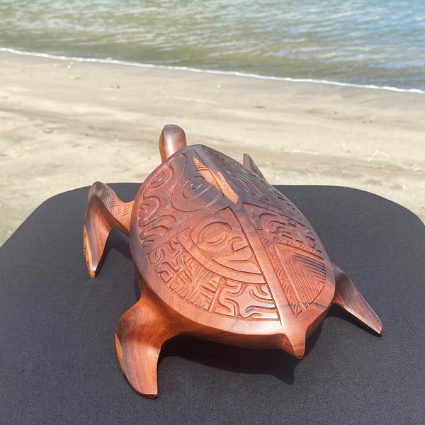 Marquesan turtle (Honu) - Cannibal Art