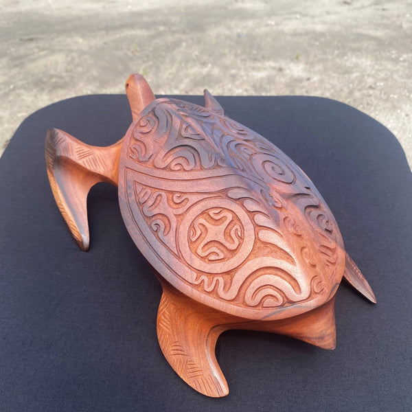 Marquesan turtle (Honu) - Cannibal Art