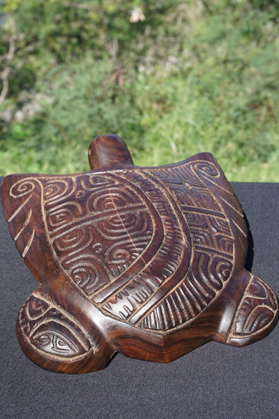 Marquesan turtle (Honu) - Cannibal Art