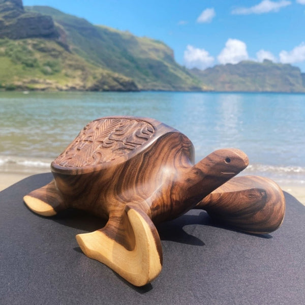 Marquesan turtle (Honu) - Cannibal Art