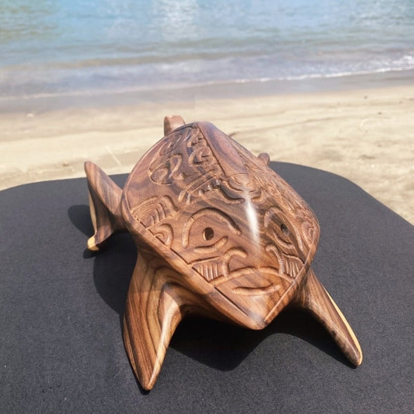 Marquesan turtle (Honu) - Cannibal Art