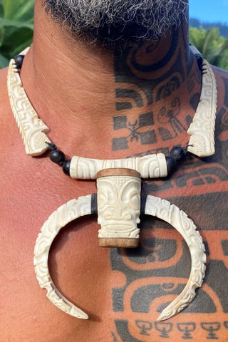 Marquesan wild boar necklace - Cannibal Art