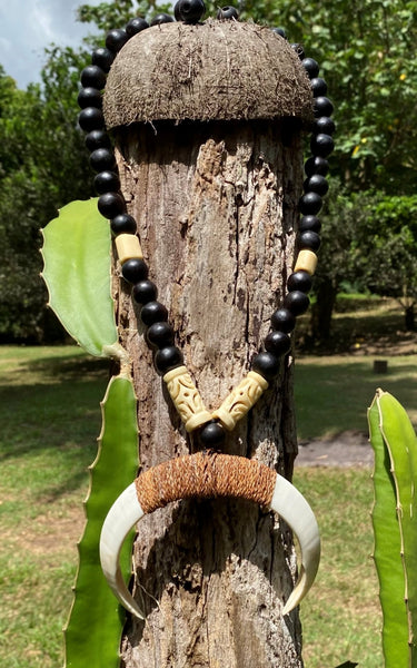 Marquesan wild boar necklace - Cannibal Art