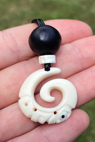 Mini Spiral Tiki necklace - Cannibal Art