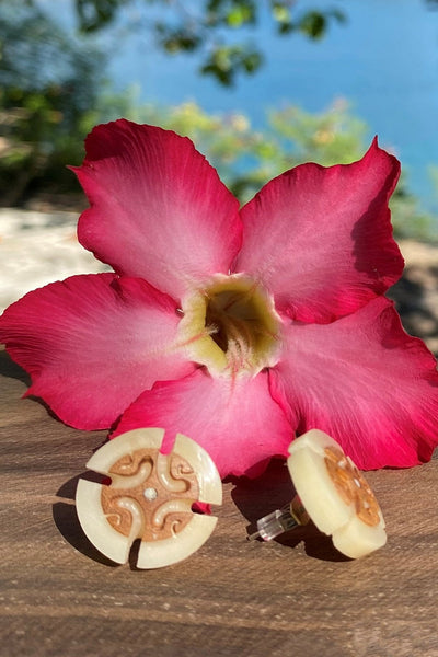 Peka earrings - Cannibal Art