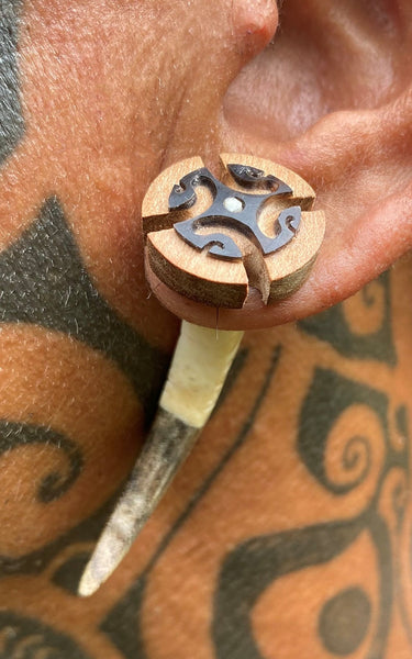 Peka earrings - Cannibal Art