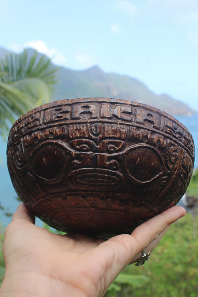 Personalized coconut bowl - Cannibal Art