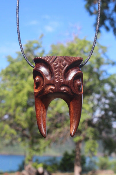 Tiki Niho (Tiki's tooth) - Cannibal Art