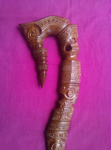 Totoko poko enana (Walking stick) - Cannibal Art