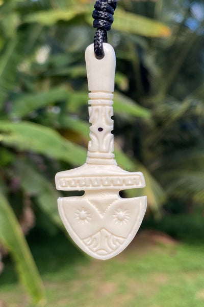 U'u necklace (war club) - Cannibal Art