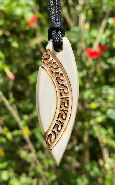 Vaiarii necklace - Cannibal Art