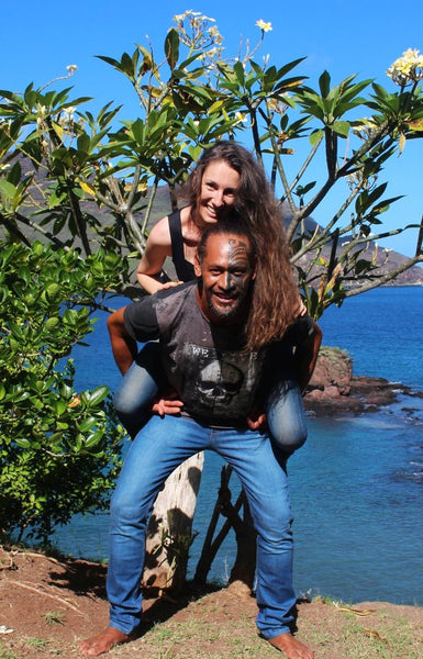 (DIGITAL) Ana's Book: What's Wrong With You? - Cannibal Art