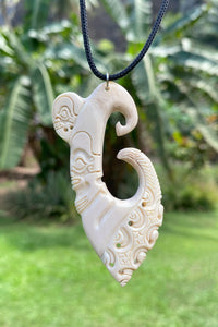 Hook necklace - Cannibal Art