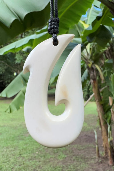 Hook Necklace - Cannibal Art