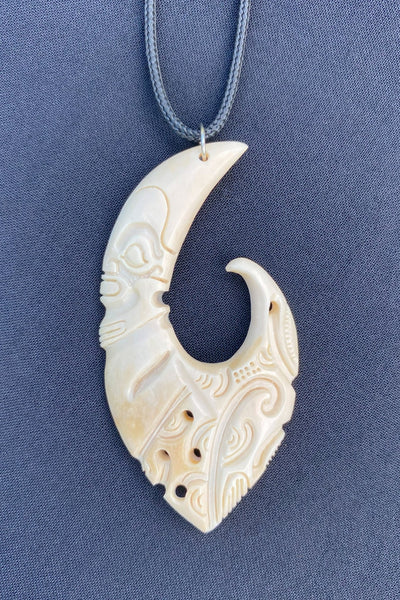 Hook necklace - Cannibal Art