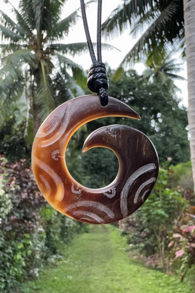 Mother of Pearl Spiral Necklace - Cannibal Art
