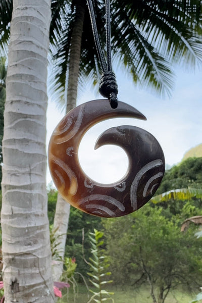 Mother of Pearl Spiral Necklace - Cannibal Art