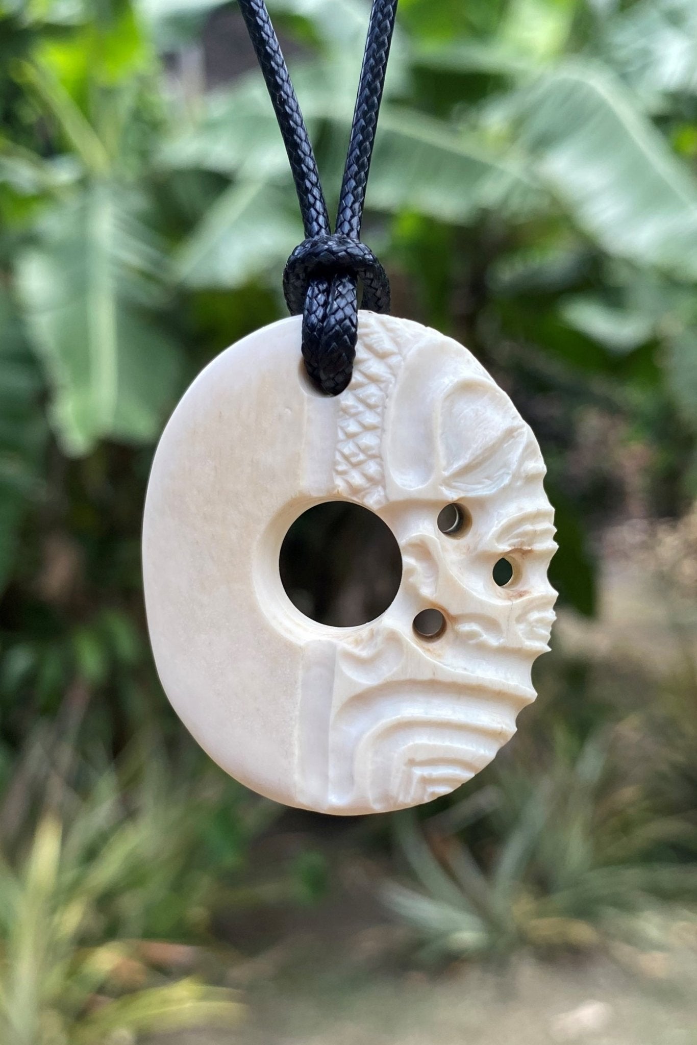 Tiki necklace - Cannibal Art