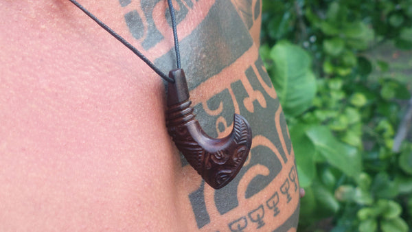 Marquesan hook necklace_Nuku Hiva_wood carving