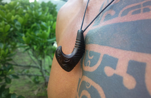 Marquesan hook necklace_Nuku Hiva_wood carving