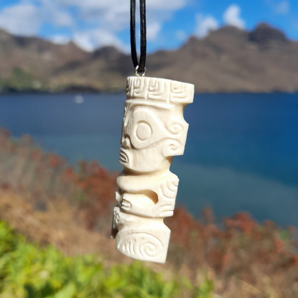 Marquesan statue_bone necklace_Tiki carved in bone