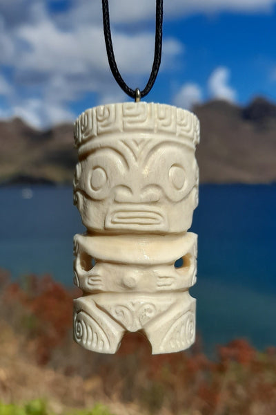 Marquesan statue_bone necklace_Tiki carved in bone