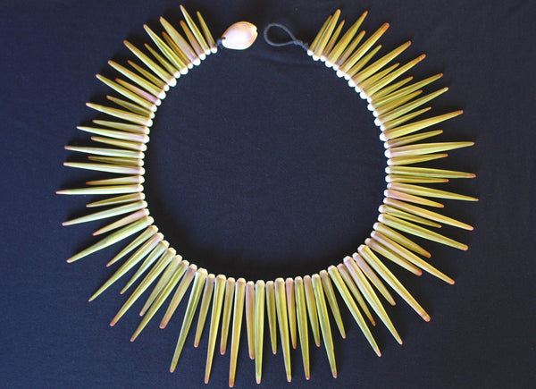 Oumati (Sun necklace~long fingers)