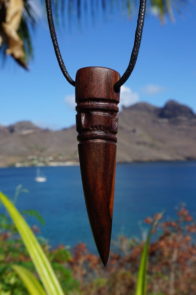 Marquesan tooth necklace carved in wood