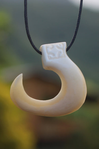 Metau ivi (Hook made in bone)