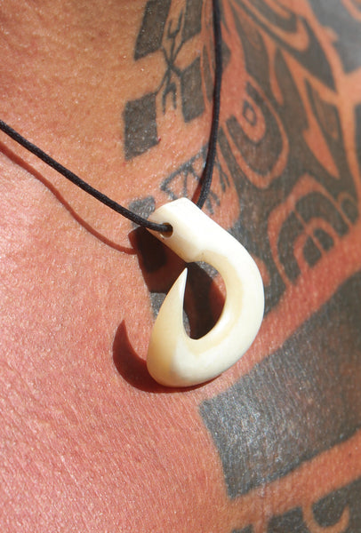 Metau ivi (Hook made in bone)