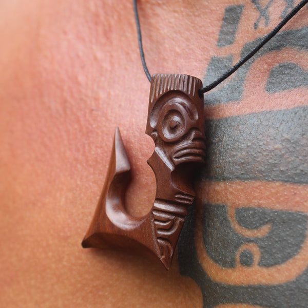Metau Tiki Etua (Tiki's hook)