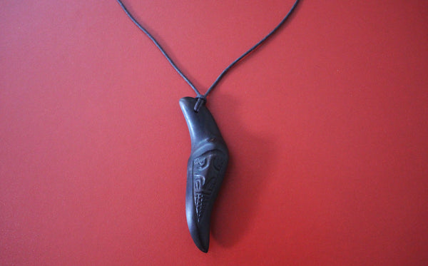 Niho Taa (Thorn necklace)