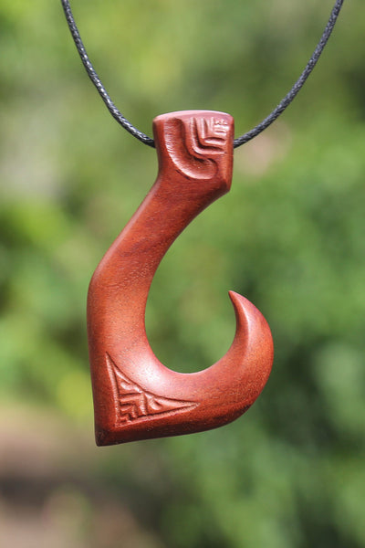 Marquesan hook carved in wood_Nuku Hiva Island