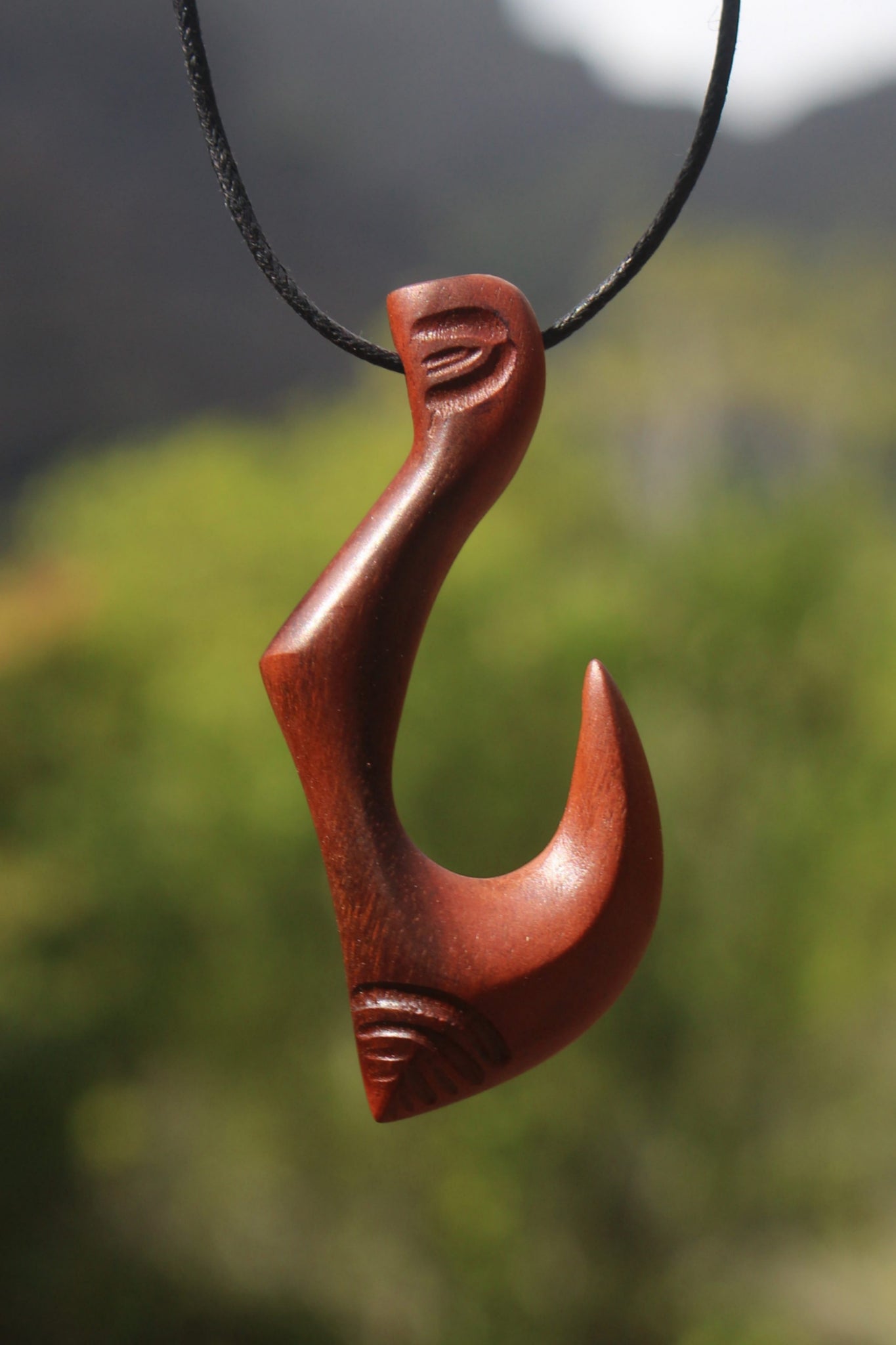 Marquesan hook necklace_carved in wood