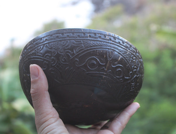 Finely carved Marquesan bowl ∿ Poko Tiki